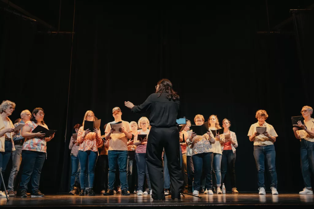 Mai Rose - Cours Chant à Caen en Normandie - Chorale adultes et enfants - Animation EPHAD