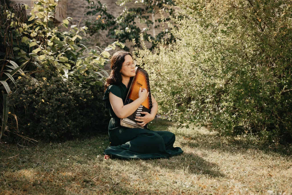 Chanteuse autoharpiste en Normandie pour vos événements privés